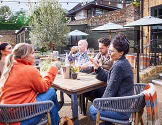 Garden at the Lass O'Richmond Hill pub