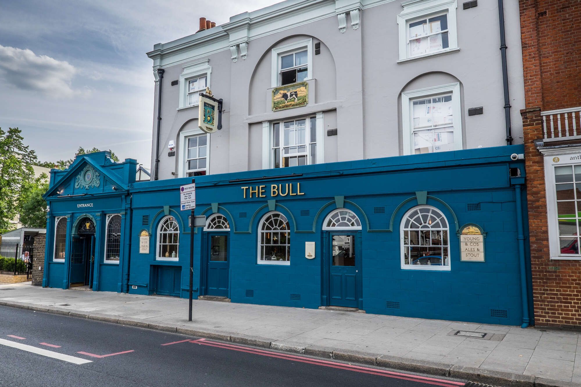 Exterior of the Bull, Streatham