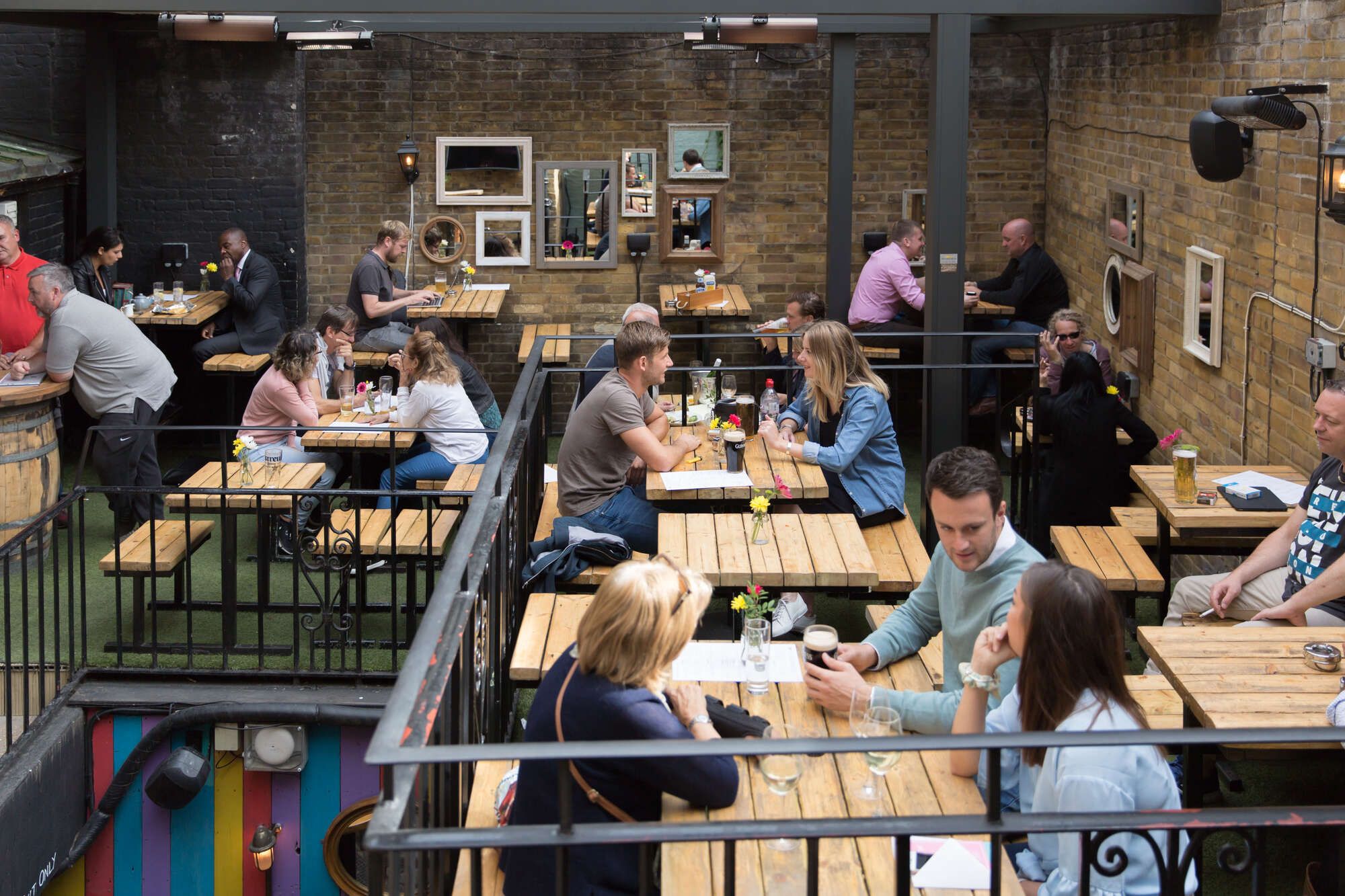 Pub in London Bridge with a garden