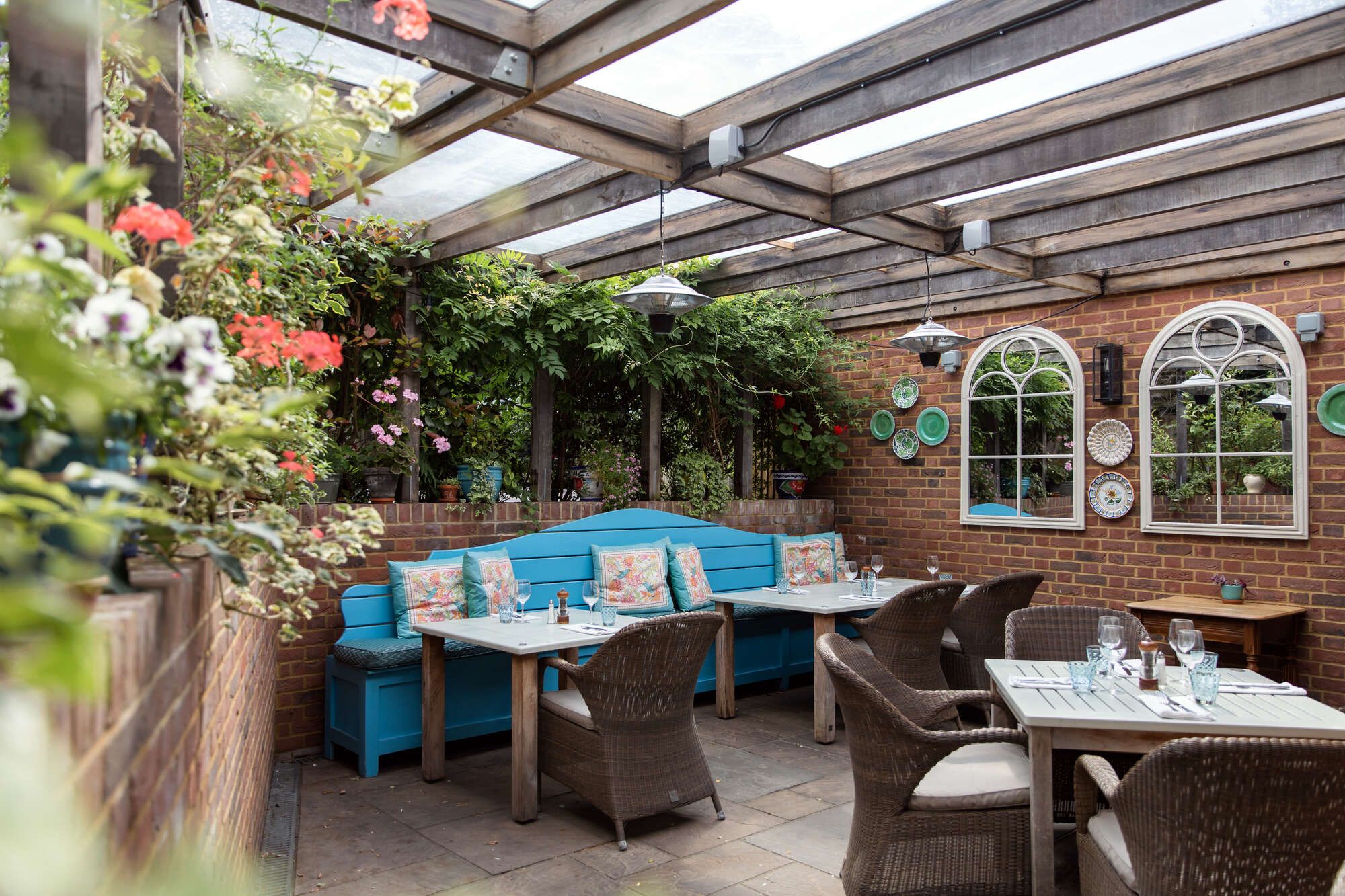 Sunny patio garden at The Wheatsheaf, Esher