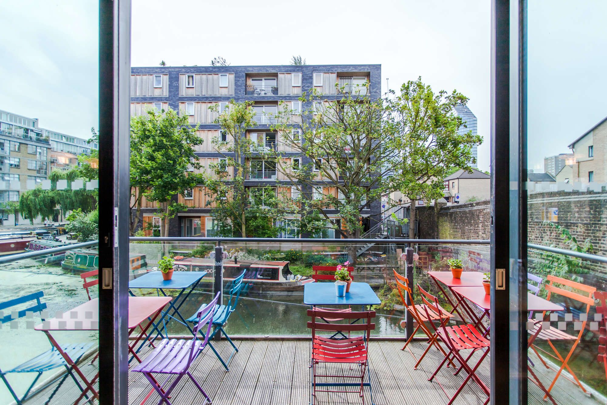 Pub with canal views in Islington