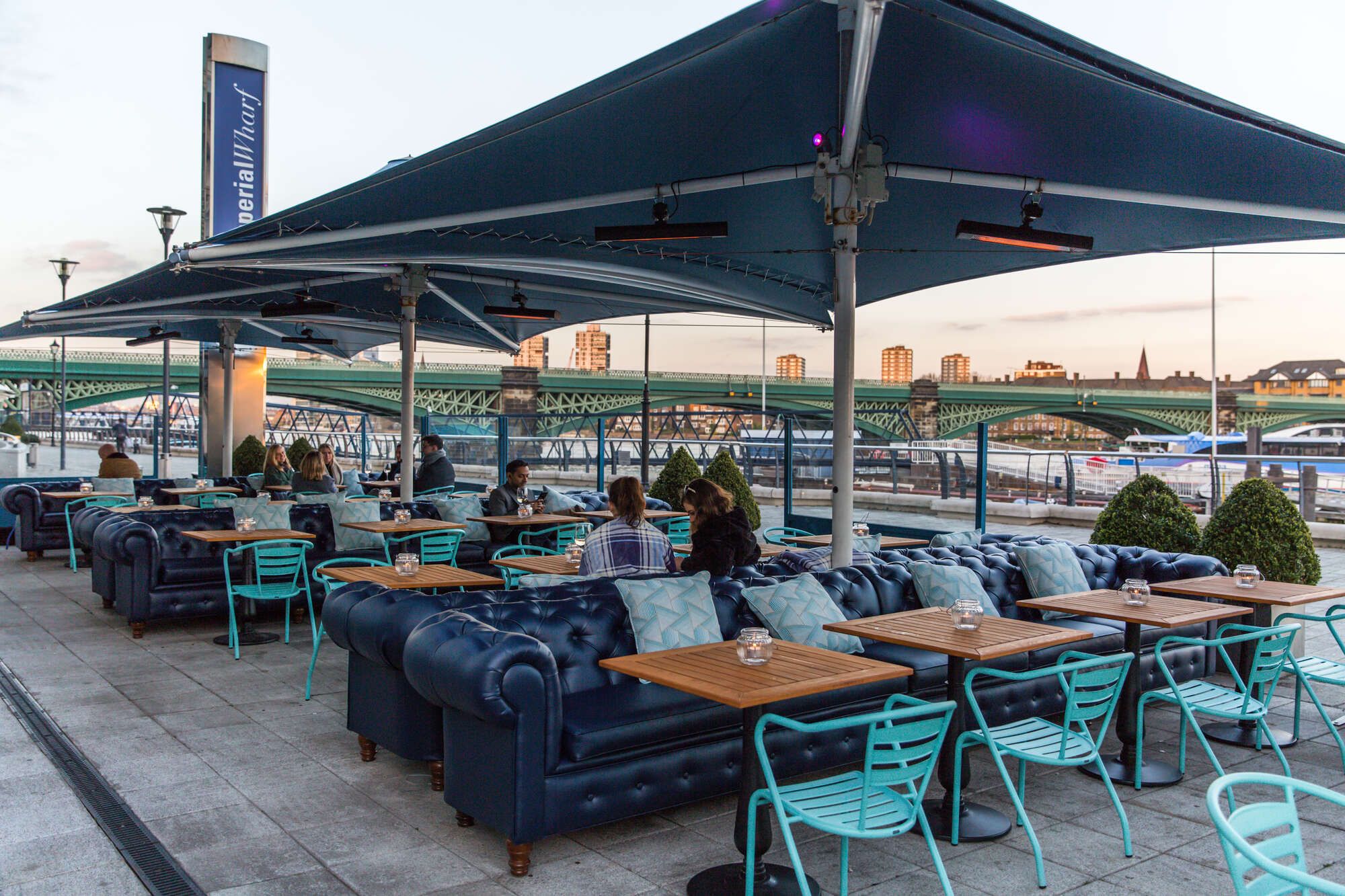 A pub on the Thames with outside space