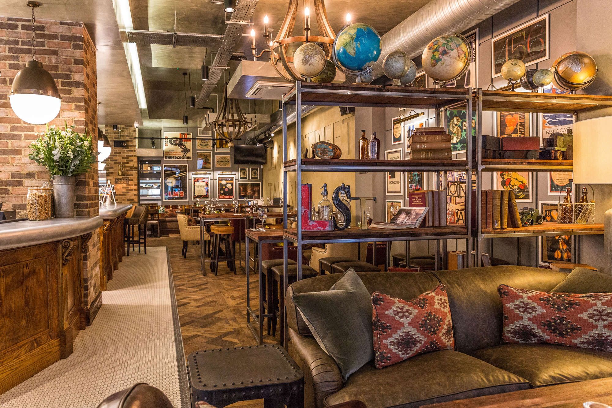 Interior of the Leman Street Tavern