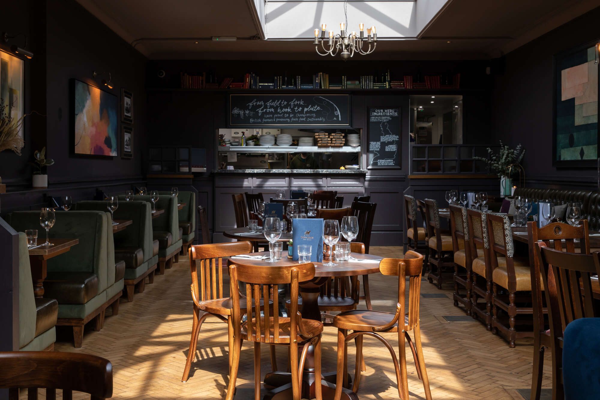 Dining room of the Hare & Hounds in Sheen