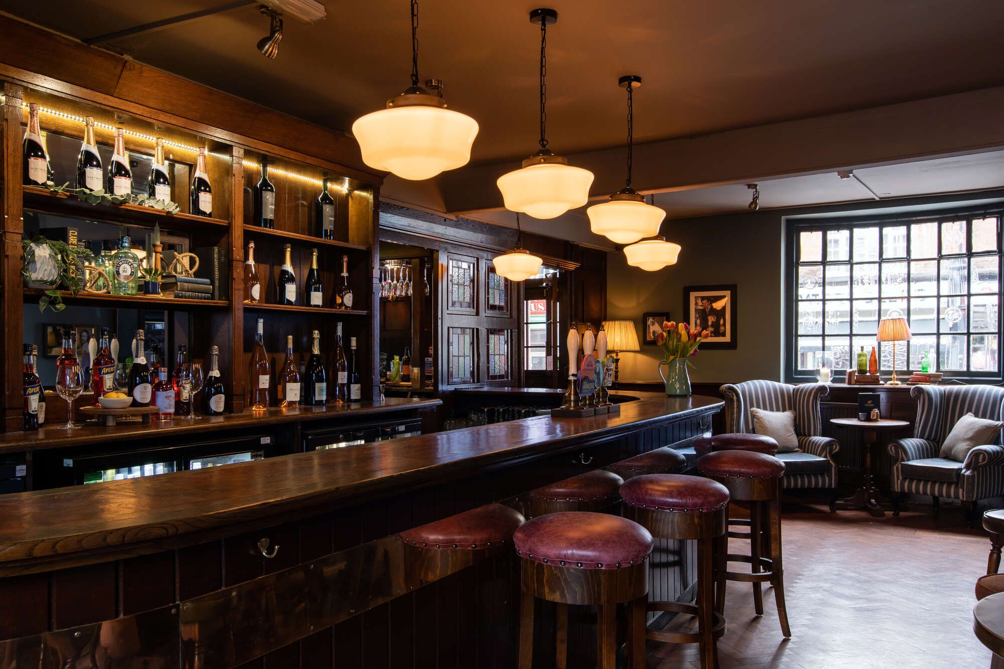 Bar area of the Hare & Hounds in Sheen