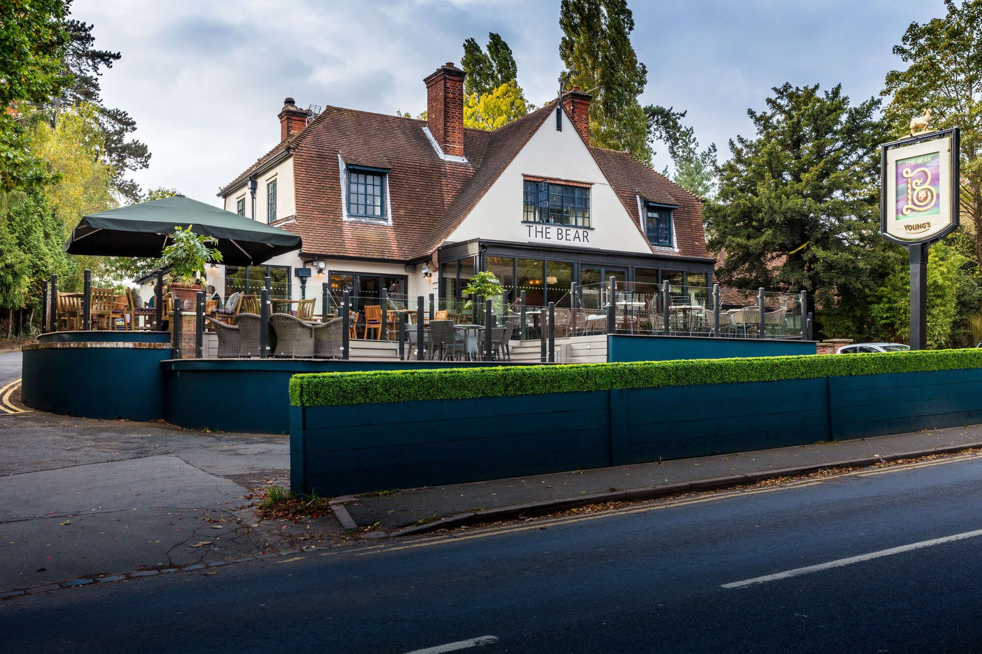 The Bear, Oxshott