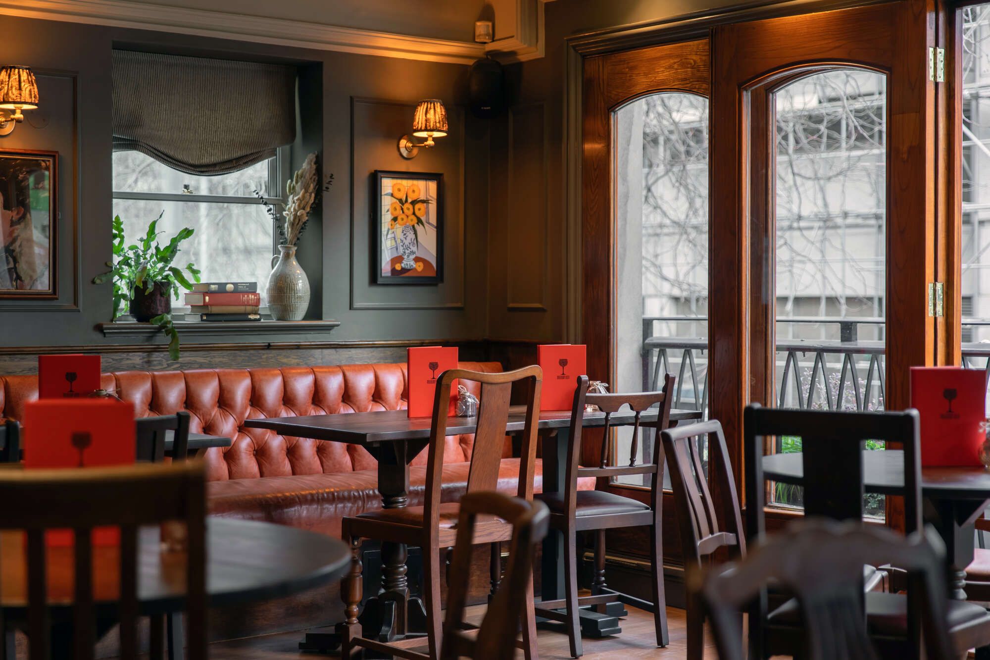 Interiors of the Mulberry Bush pub