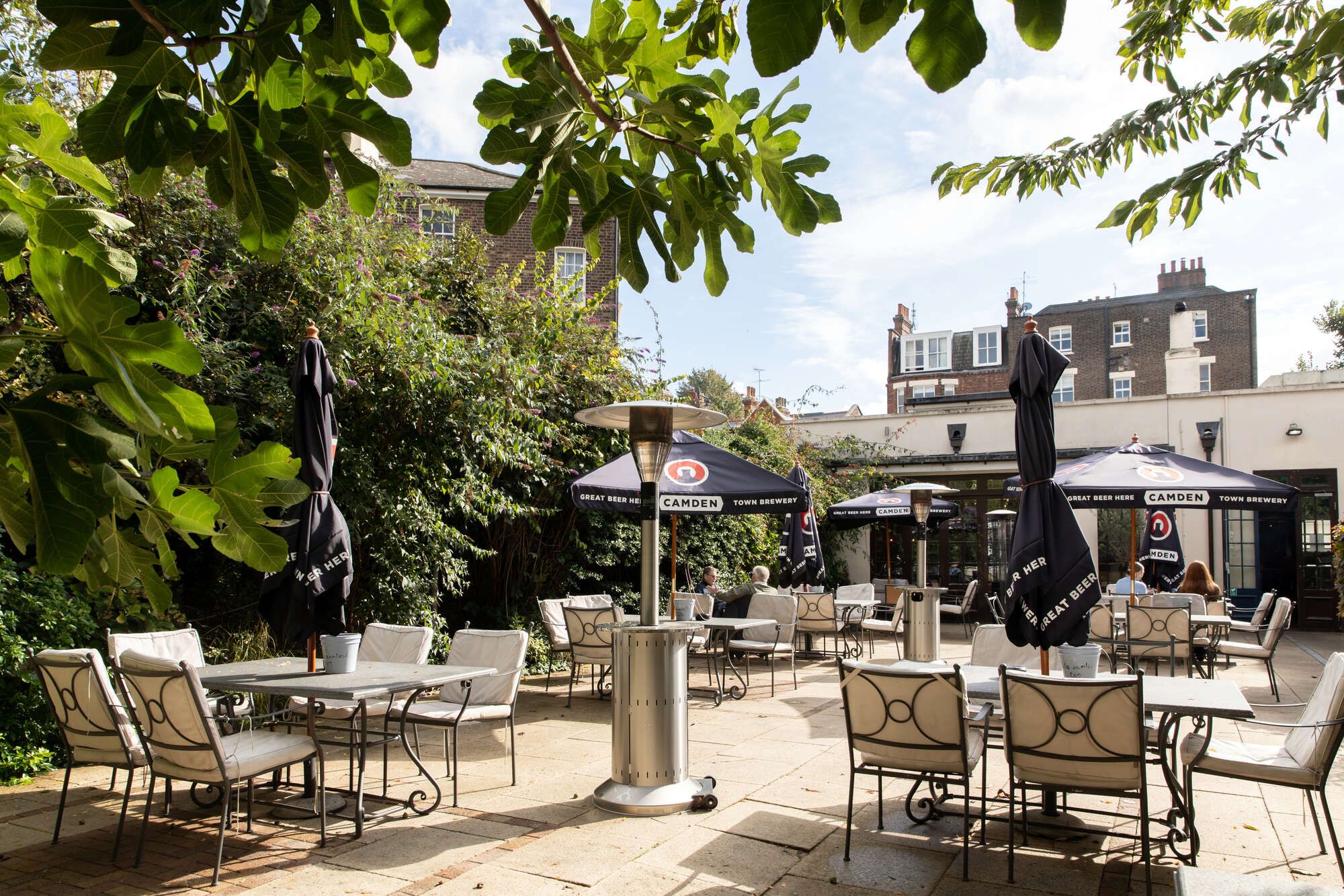 Canonbury pub beer garden in Islington