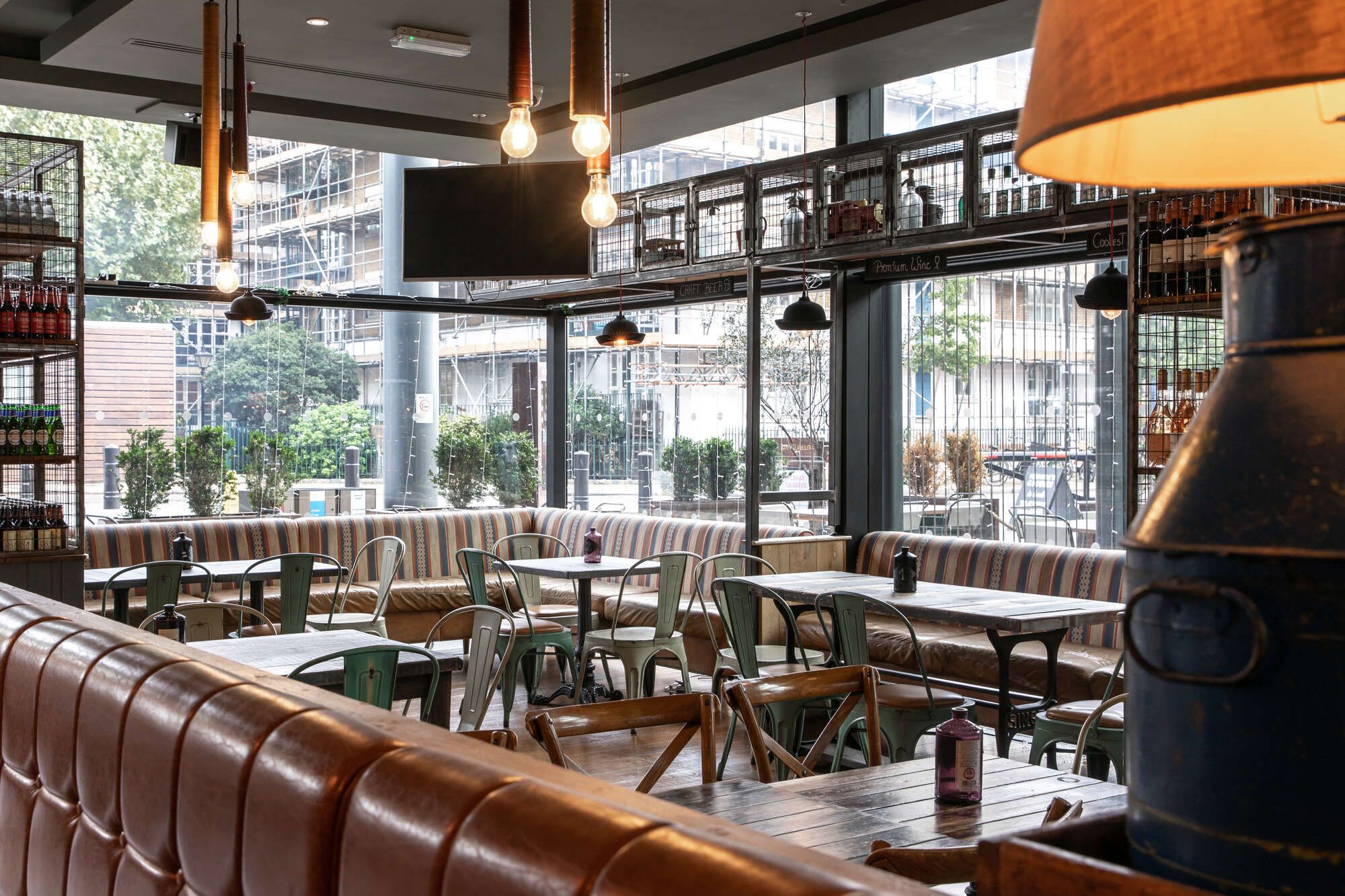 Interior of The Grocer pub in Spitalfields