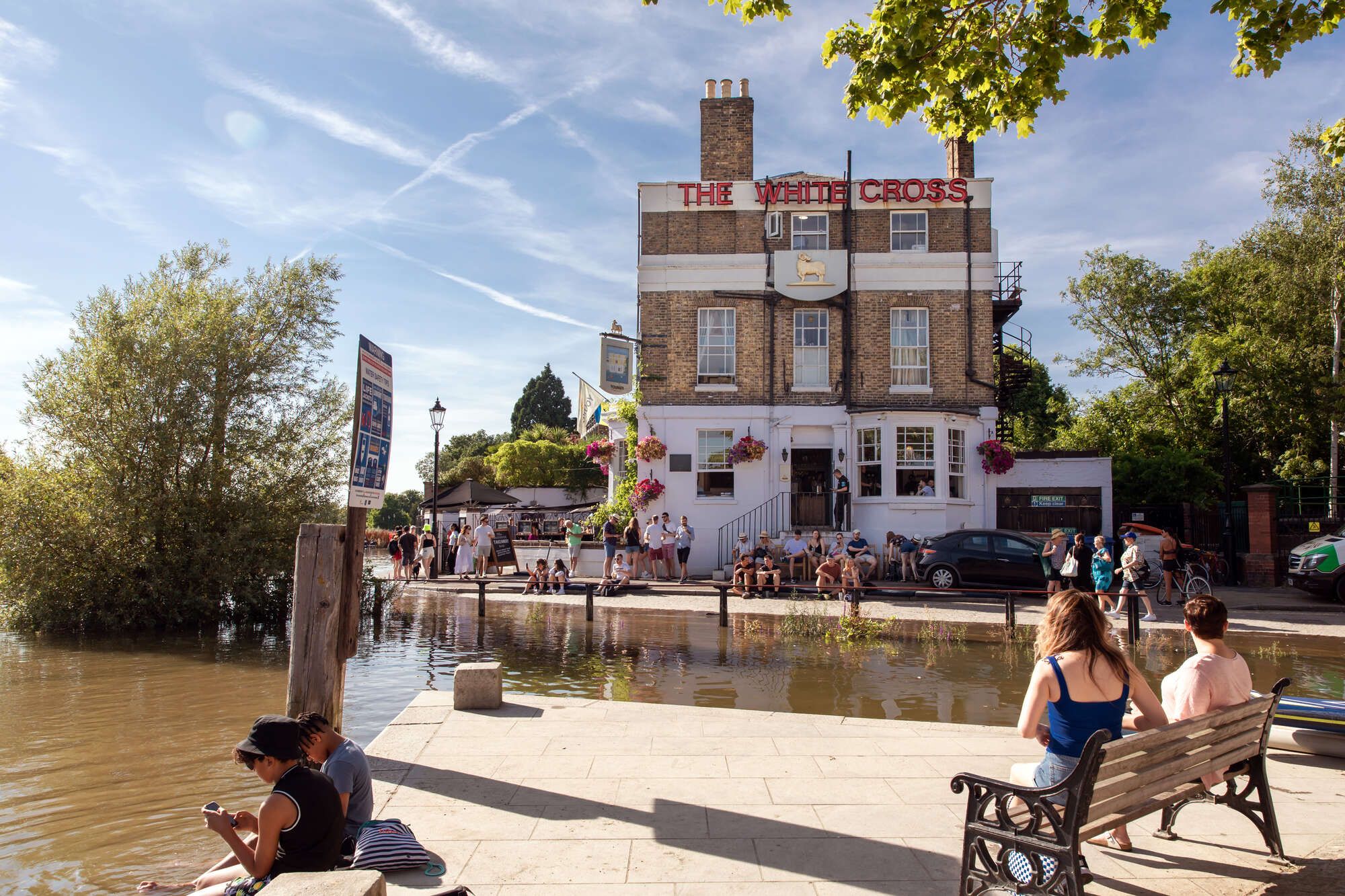 Exterior of the White Cross pub in Richmond